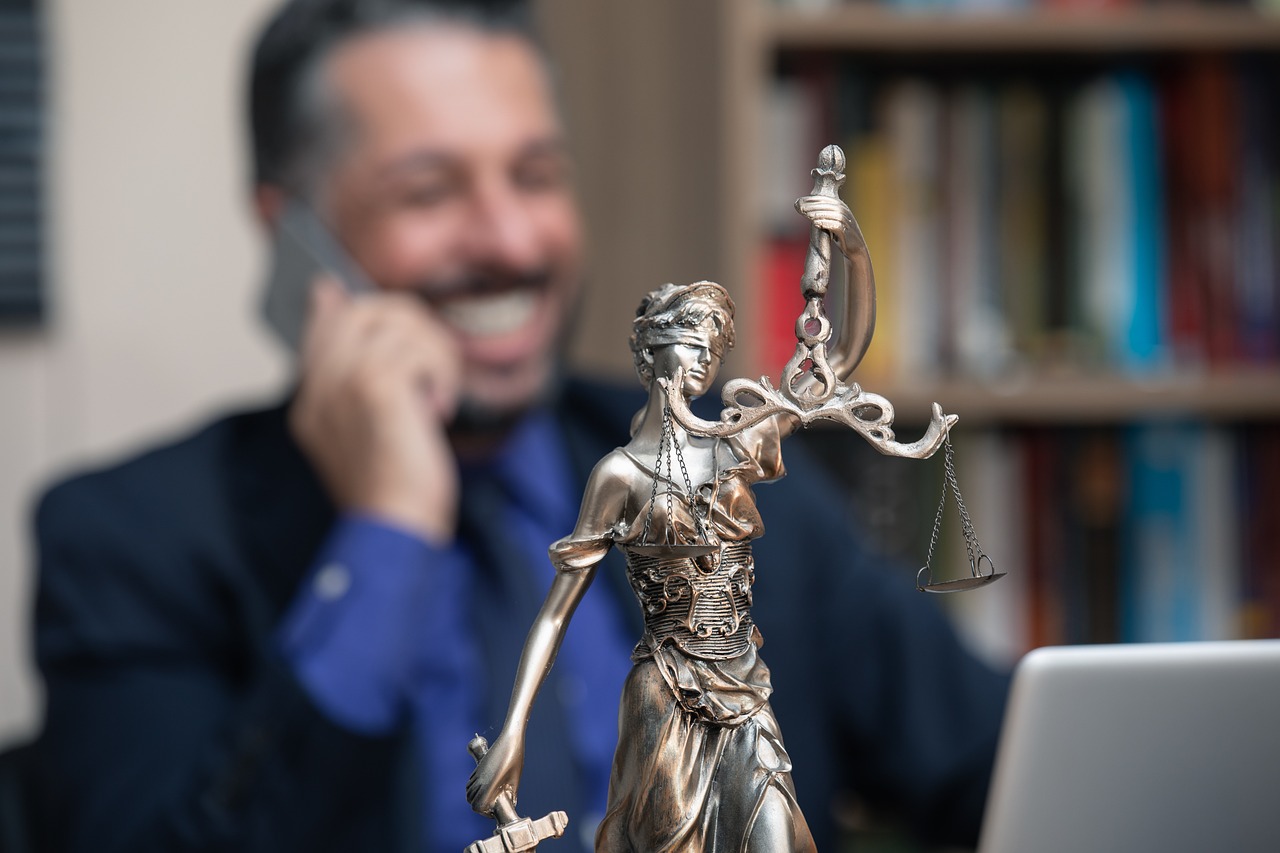 Dijital Kartvizitlerle Avukatların Markalaşma Süreci